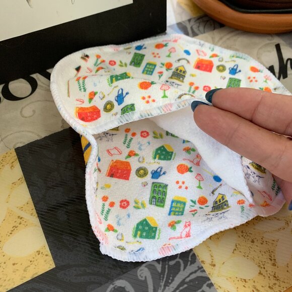 BEEKMAN 1802 Sponge & Washcloth Happy Place Set - Picture 4 of 11